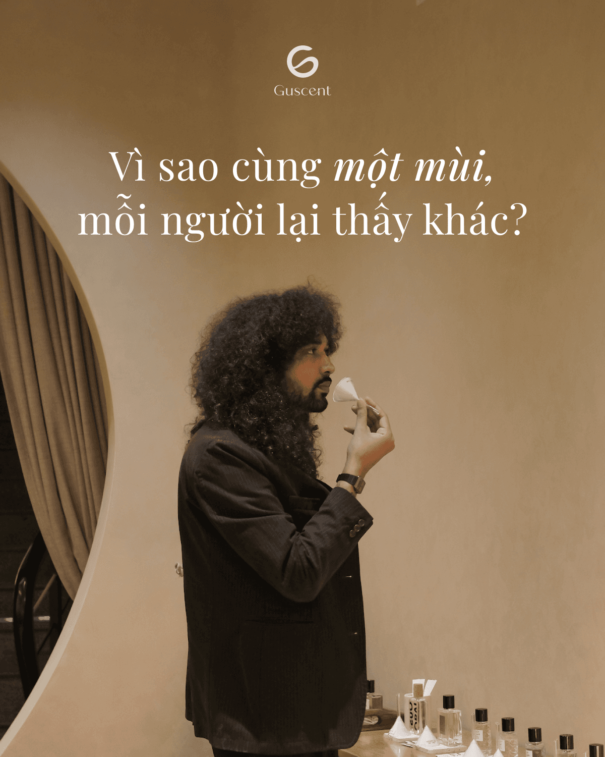 Người đang thử mùi hương tại Guscent.